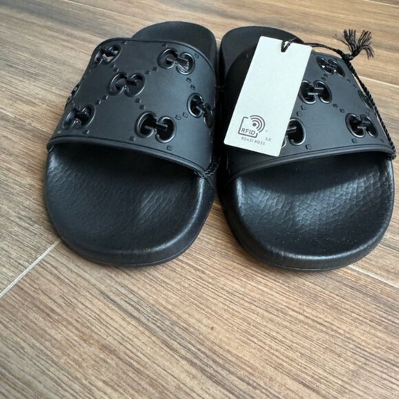 NIB Gucci rubber slides100% authentic - Picture 2 of 7